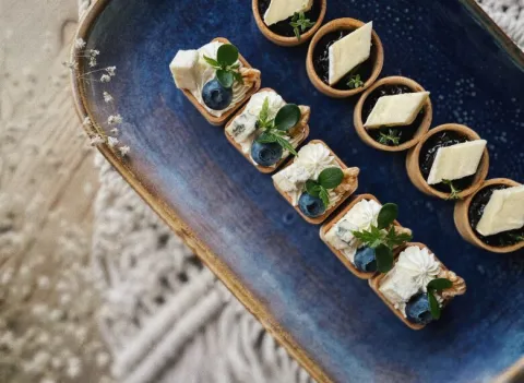 Vieno kąsnio sumuštiniai ir užkandžiai Vilniuje gimtadieniams Vilniuje